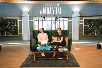 Ana Milán y Sebastián Gallego impulsan ‘La vida y tal’. Son varios los rostros conocidos que han elegido a esta plataforma para iniciarse como 'podcasters'.