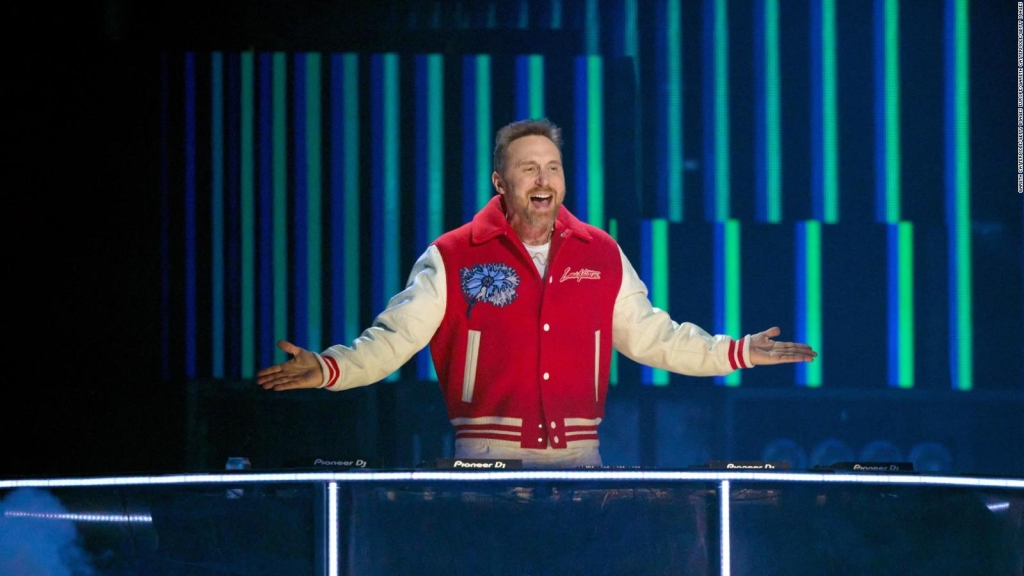 Mira cómo David Guetta replica la voz de Eminem con IA