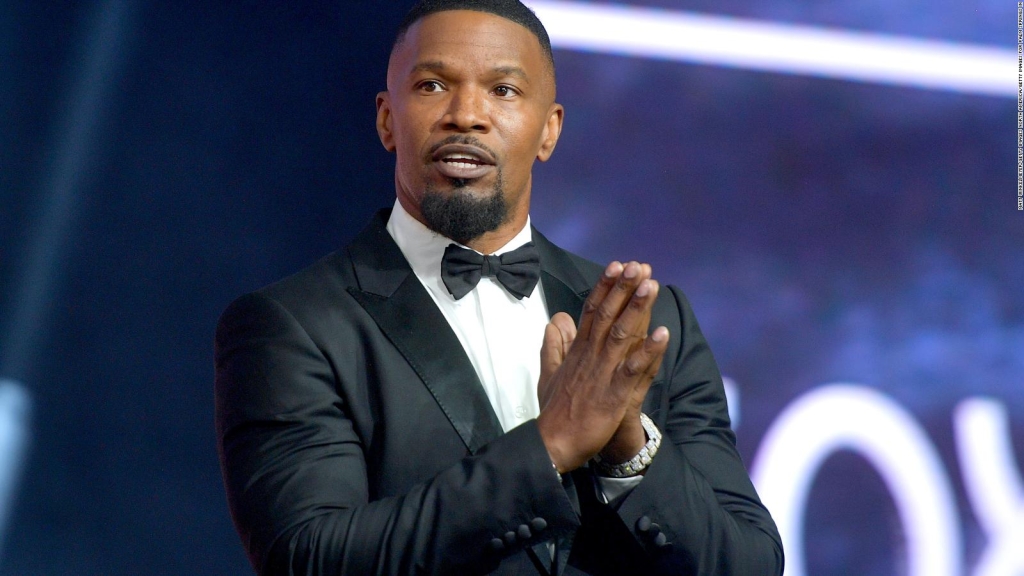 Jamie Foxx se recupera tras sufrir complicación médica.