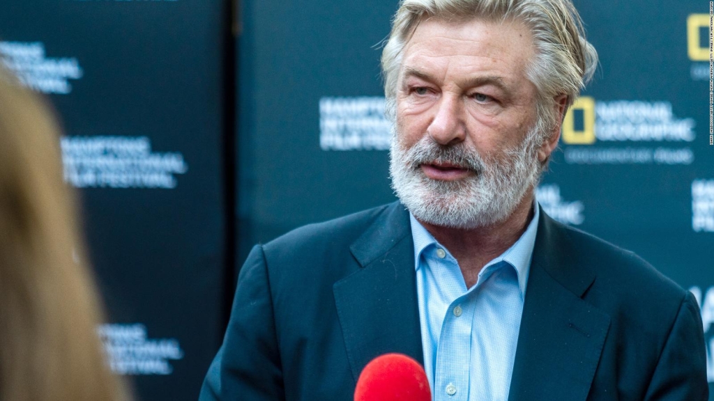 Fiscales desestiman cargos contra Alec Baldwin por el caso "Rust"