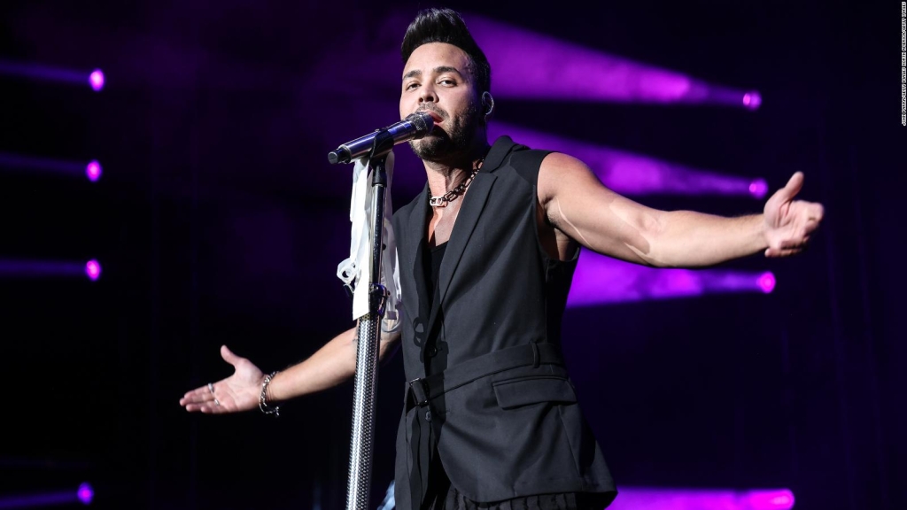 Prince Royce, hospitalizado por una alergia