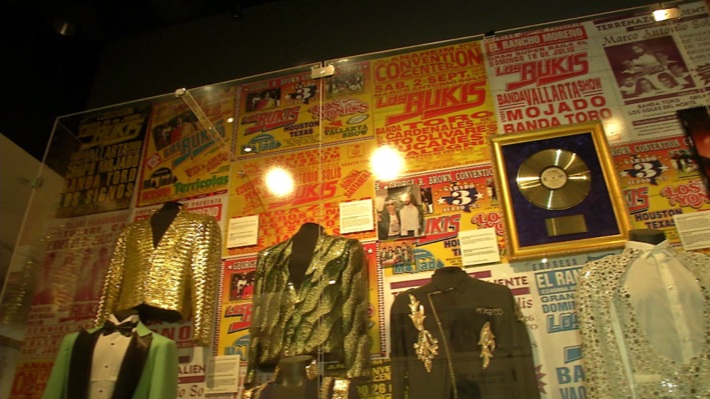 Un recorrido por la exhibición de Marco Antonio Solís en el Museo Grammy