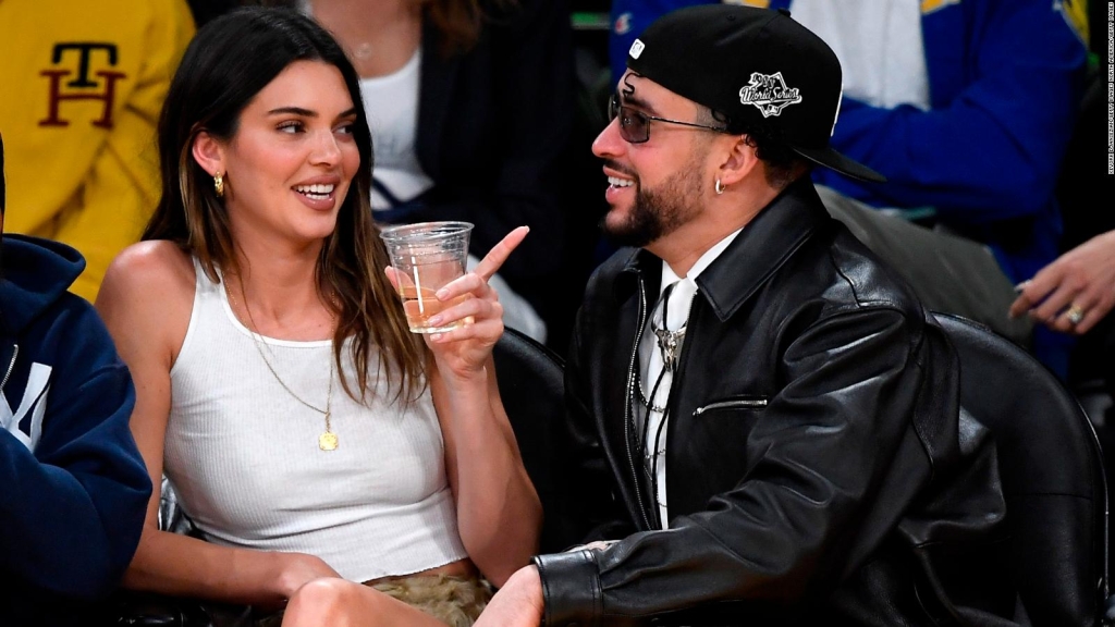 Bad Bunny dice que quiere mantener su vida personal lo más privado