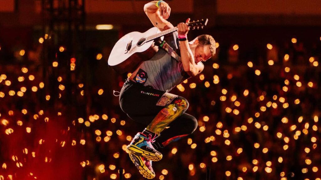 chris martin coldplay salto