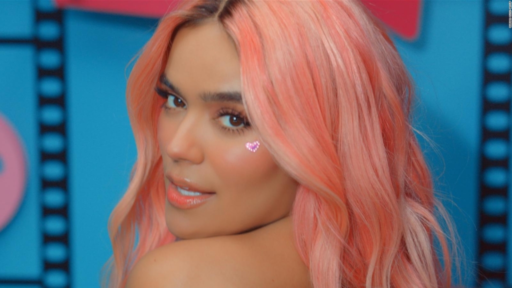 Karol G se convierte en la Barbie cantante