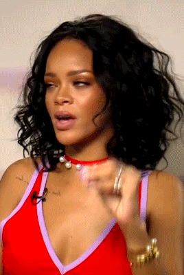 Rihanna sorprendida por el significado del emoji de risa.- Blog Hola Telcel