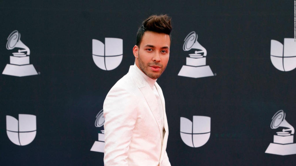 Prince Royce muestra su nuevo look