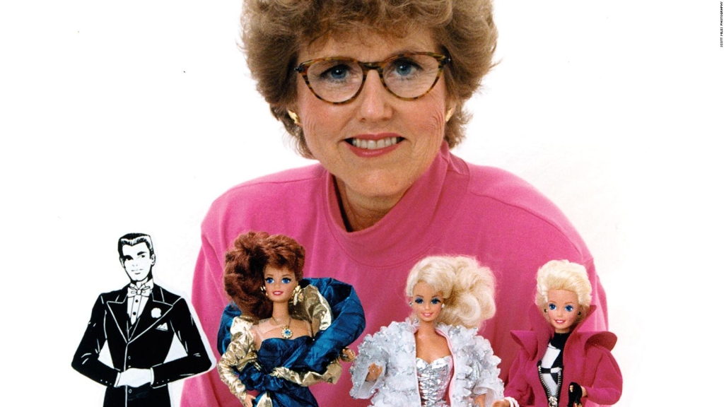 Conoce a la diseñadora de moda de Barbie