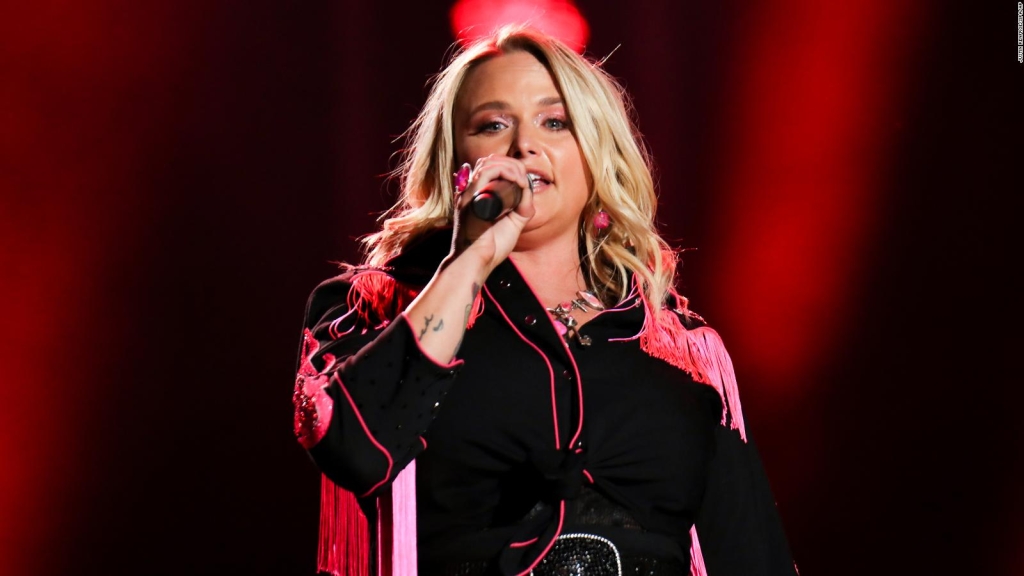 Cantante de country se irrita con quienes sacan selfies