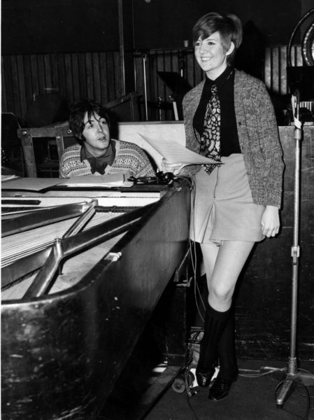 9 AÑOS DE LA MUERTE DE CILLA BLACK, LA AMIGA DE LOS BEATLES