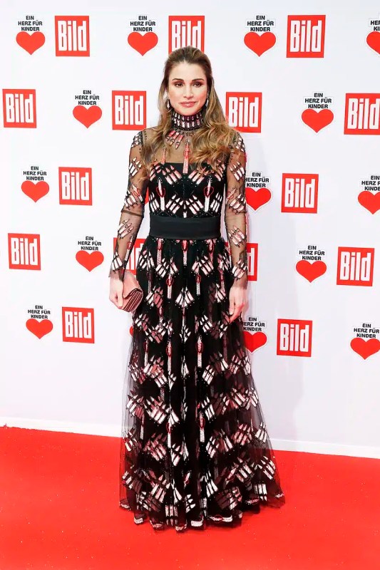 Vestidos Negro Rania de Jordania