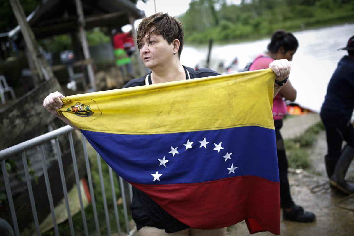 Miles de inmigrantes venezolanos varados en selva de Panamá por cierre  terrestre en EE.UU | FOTOS