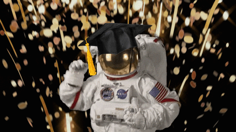 astronauta mexicano feliz de haberse esforzado mucho en sus estudios.- Blog Hola Telcel