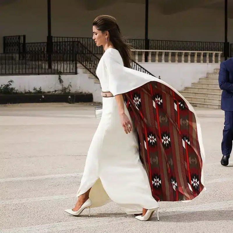 Vestido Capa Valentino - Rania de Jordania