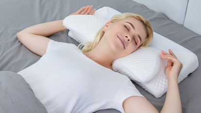almohada cervical, almohada cervical ergonómica, almohada cervical viajes, las mejores almohadas cervicales, almohada cervical amazon, almohada cervical ortopedia, ¿cuál es la mejor almohada para las cervicales?