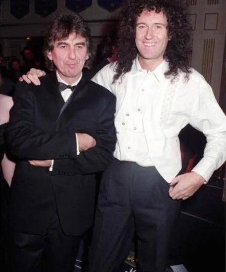 BRIAN MAY SE SINTIÓ MAL AL NO SER INCLUIDO ENTRE LOS ASES DE LA GUITARRA