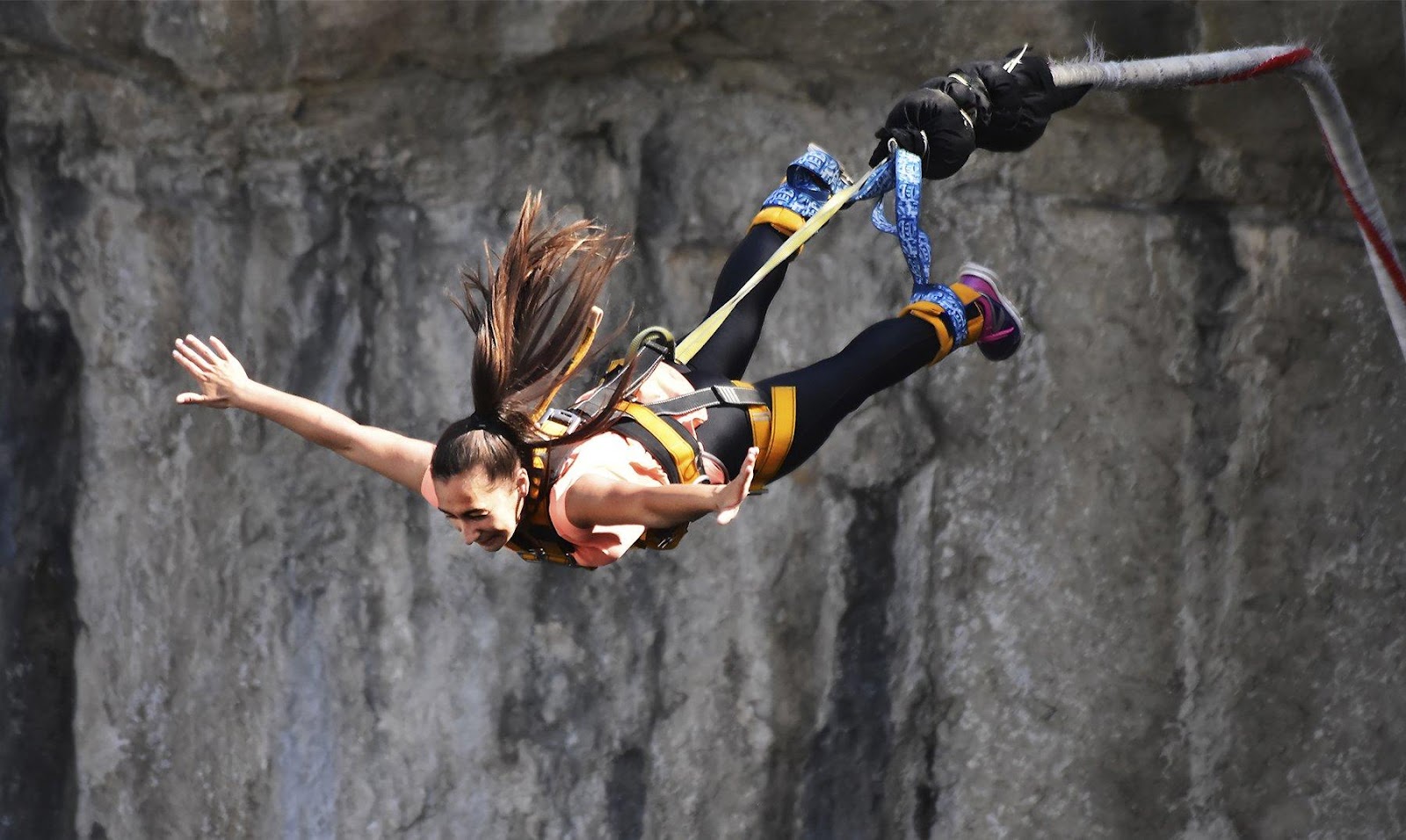 Practicas deportes extremos? Hazlo seguro con estos consejos