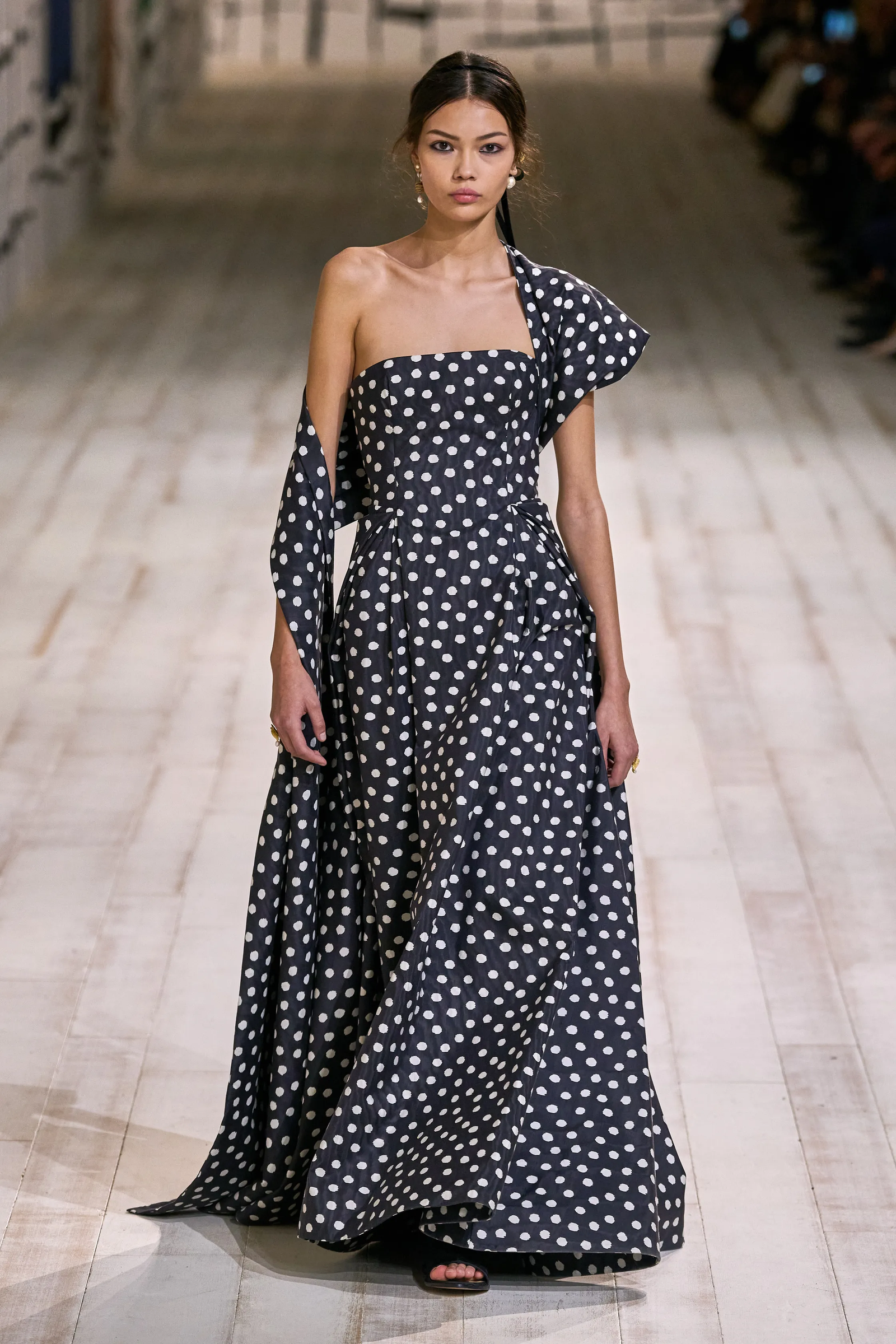 lunares una tendencia en estampados de la primavera verano 2024