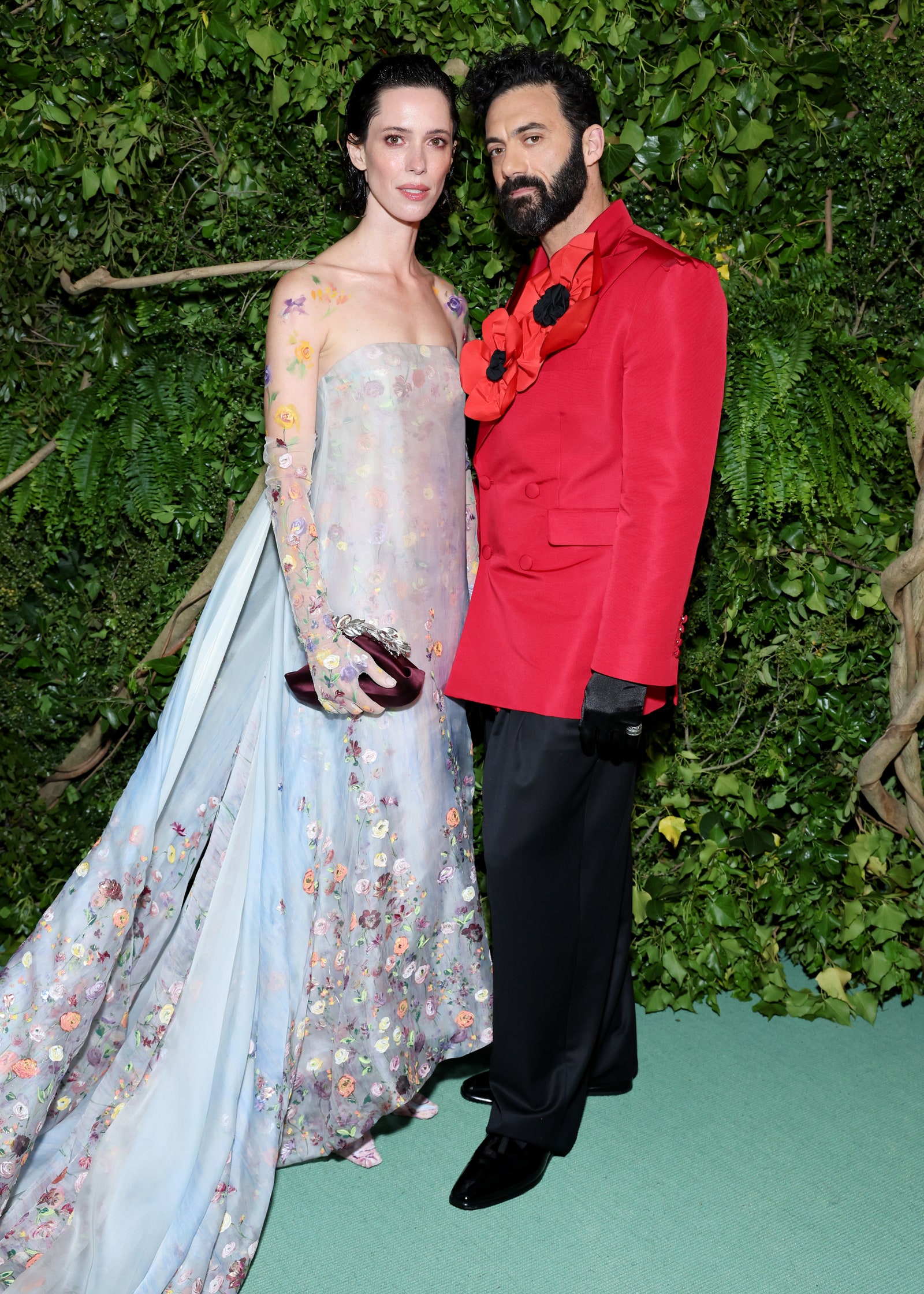 Rebecca Hall y Morgan Spector en la Met Gala 2024