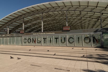 El centro de transporte y transbordo en Plaza Constitución cerrado debido a la huelga general.