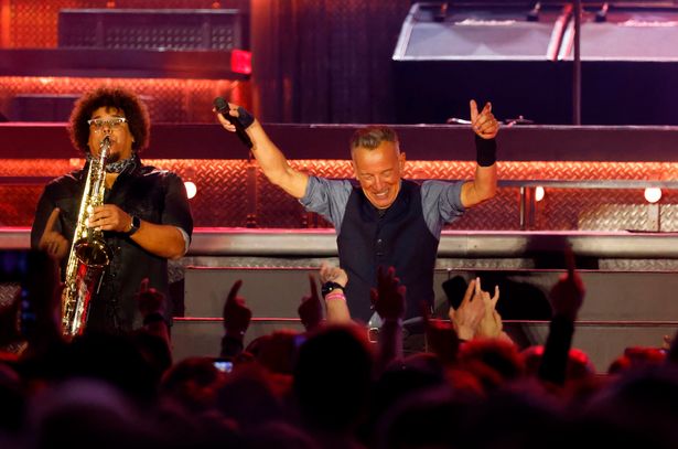 EL GRAN SHOW DE DEBUT EUROPEO DE BRUCE SPRINGSTEEN