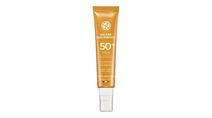 Esta crema solar recomendada por la OCU incluye una fórmula antiedad muy eficiente.