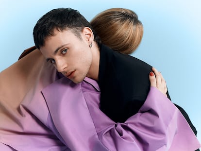 Iván Pellicer posa exclusiva para ICON vestido de PRADA y junto a su madre, Maica, de ERNESTO NARANJO.