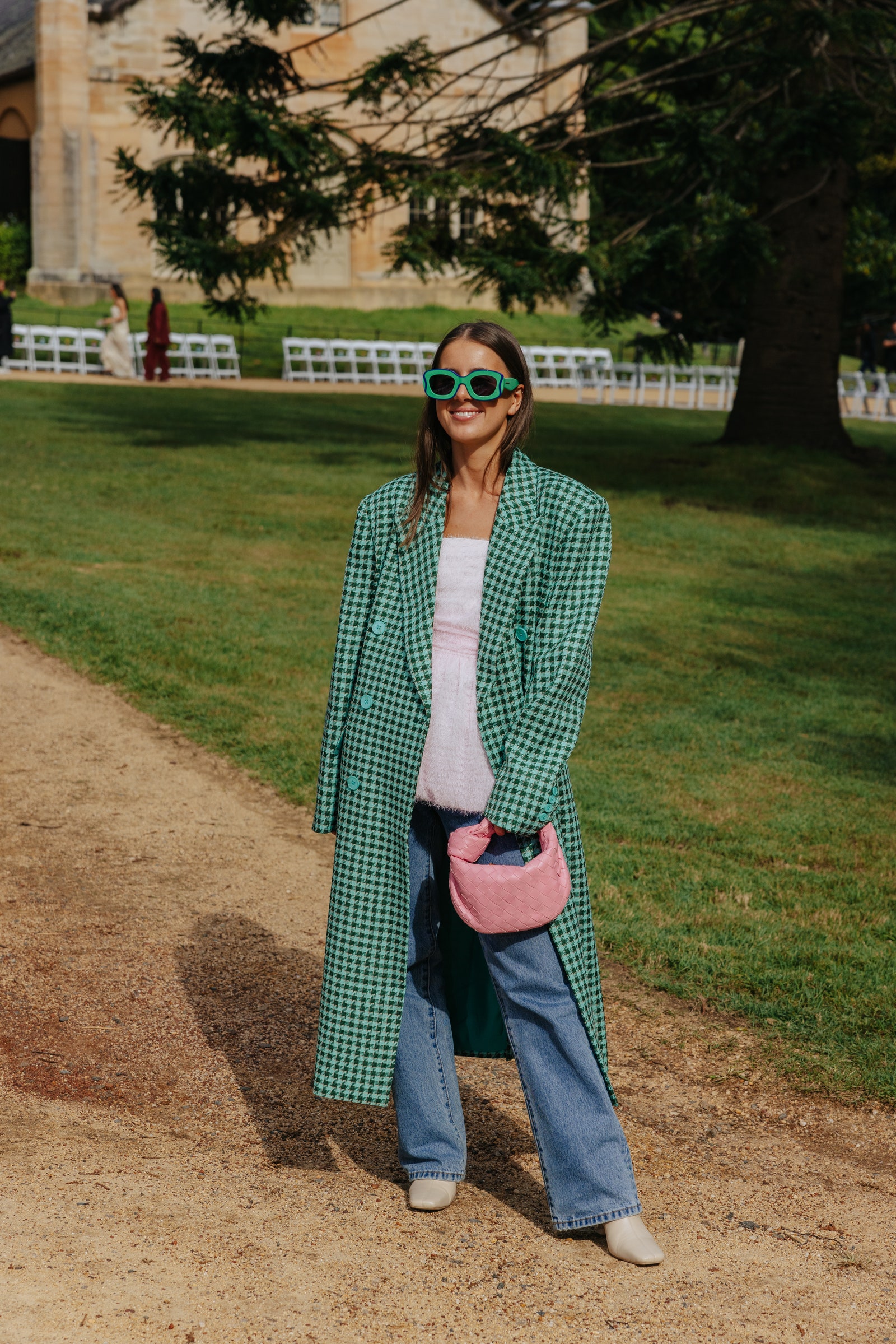 bolso rosa una tendencia de la primavera verano 2024.