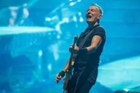 BRUCE SPRINGSTEEN POSPONE 4 SHOWS POR AFONÍA, ¿PODRÁ ACTUAR EN ESPAÑA?