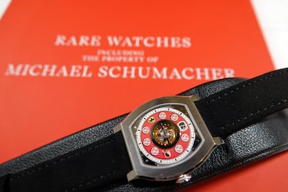 Un reloj de Michael Schumacher en el catálogo de ventas de la casa de subastas Christie's en mayo de 2024.