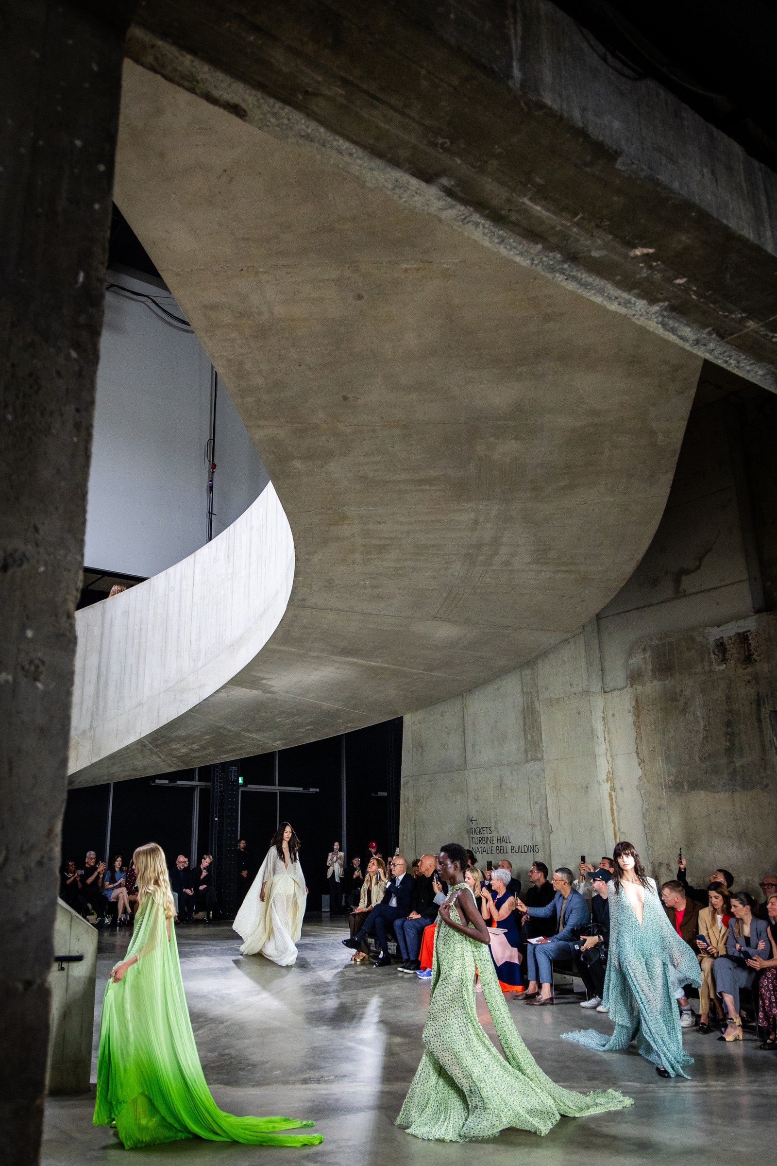 Desfile de Gucci crucero 2025.