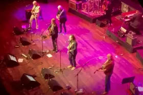 GEDDY LEE Y ALEX LIFESON DE RUSH SE REUNIERON EN EL TRIBUTO A GORDON LIGHTFOOT