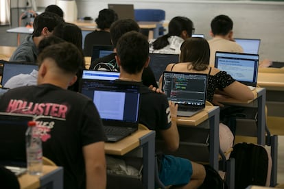 Clase de Informática en la  Escuela Técnica Superior de Ingenieros Informáticos de la Universidad Politécnica de Madrid.