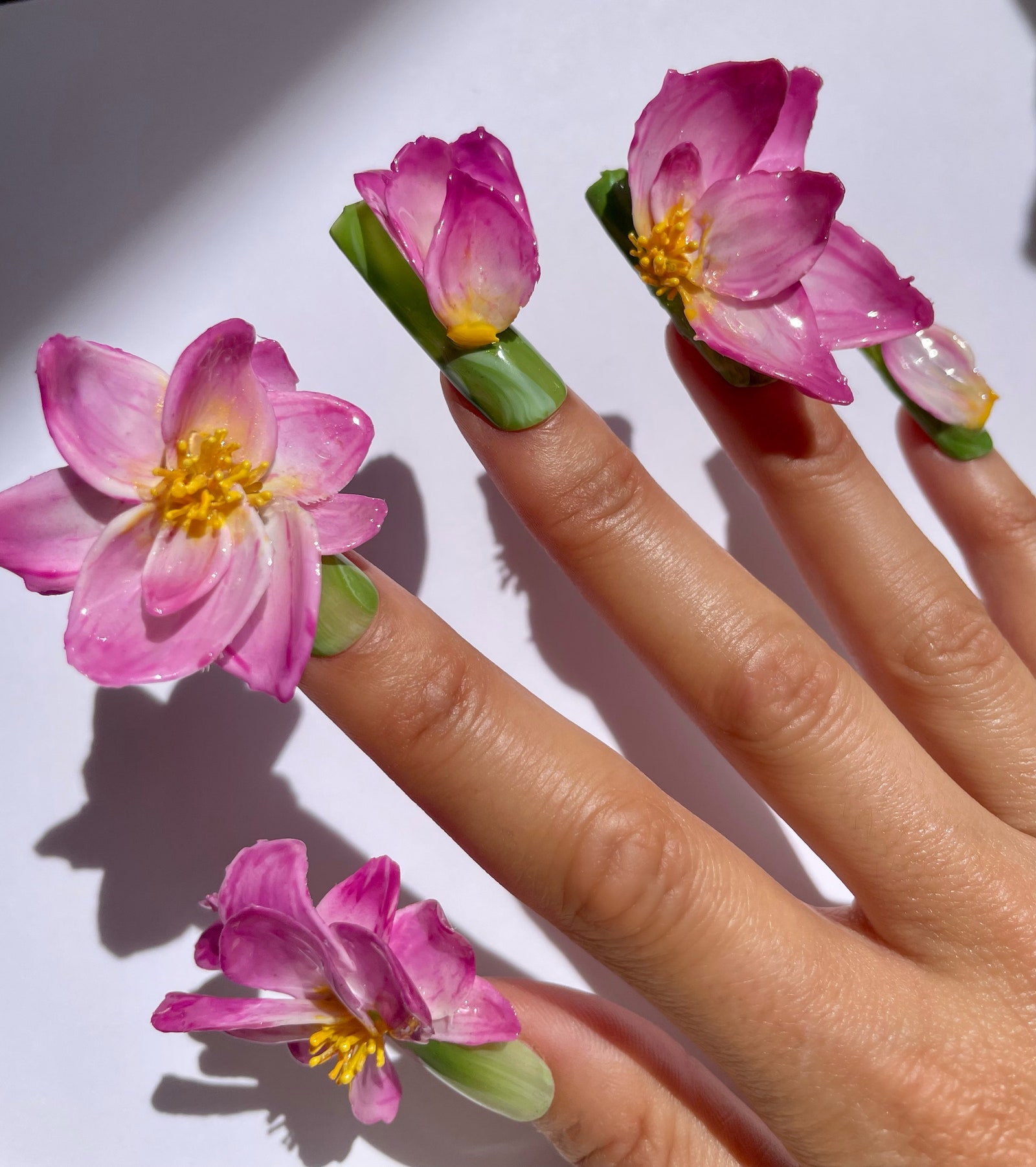 Manicura 3D por si te has aburrido de las uñas sencillas y minimalistas