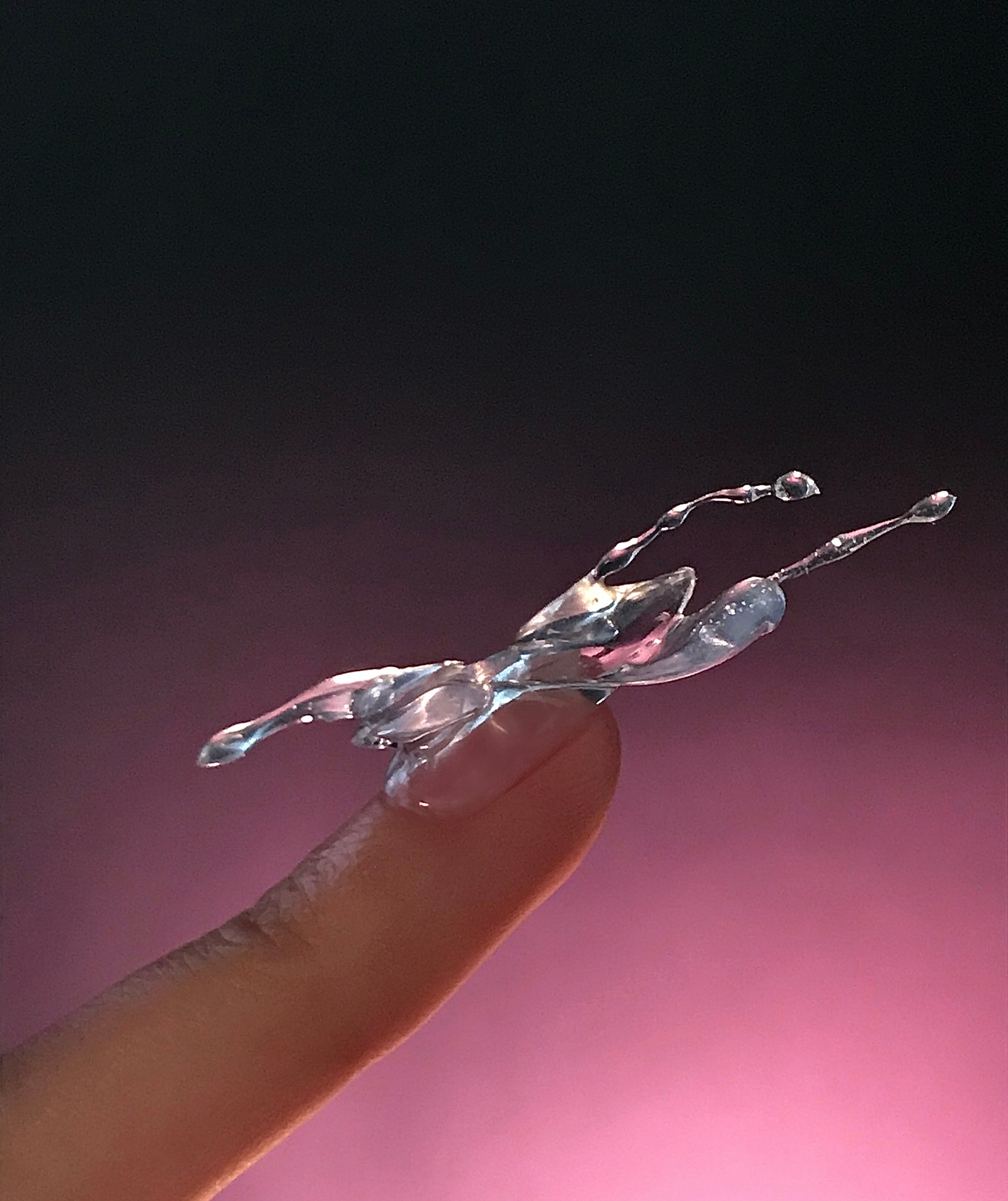 Manicura 3D por si te has aburrido de las uñas sencillas y minimalistas