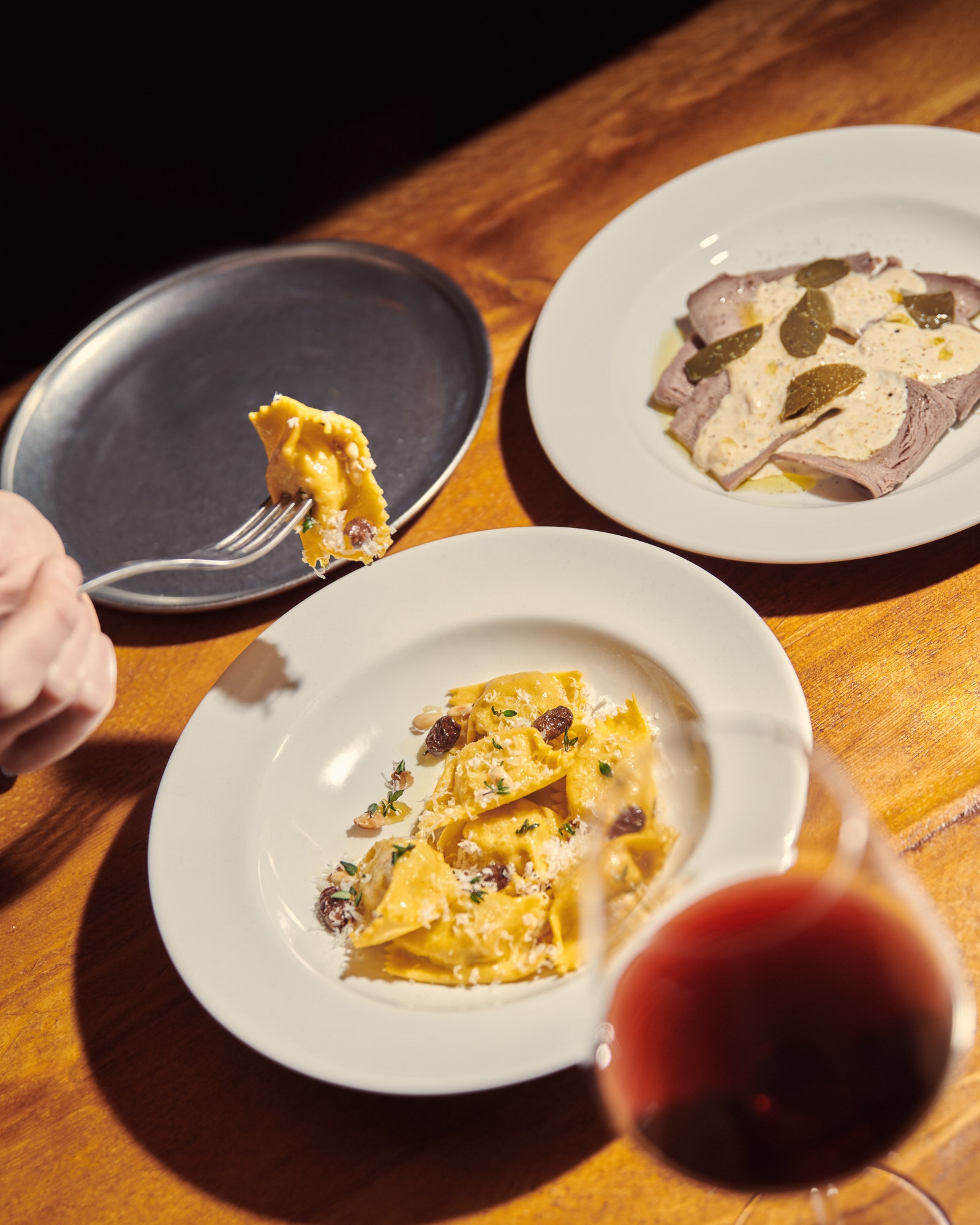 Bares y restaurantes para ir con amigas en Madrid 5 locales donde comer beber y hablar sin parar