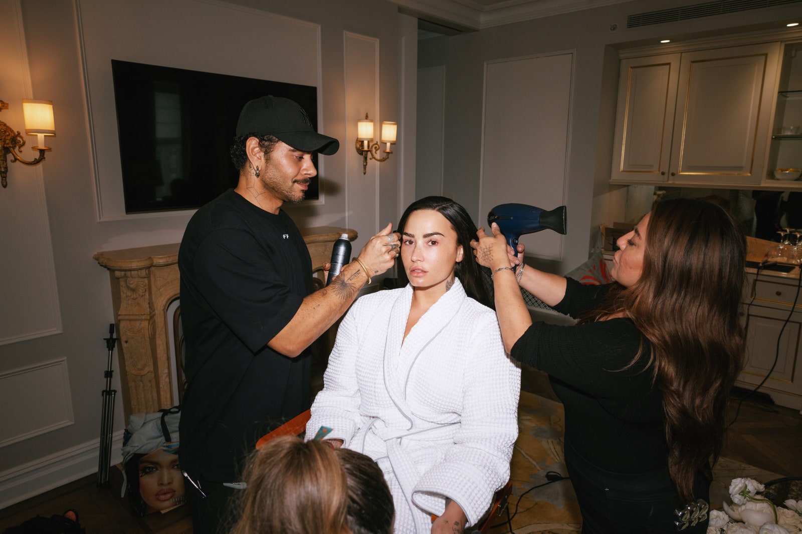 Demi Lovato preparndose para la Met Gala 2024