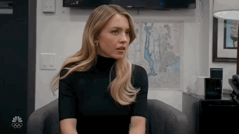 Sidney Sweeney en Saturday Night Live diciendo Qué.- Blog Hola Telcel