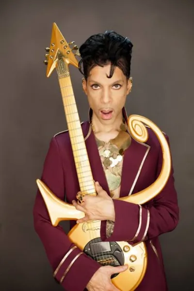 LA CREACIÓN DE UN GENIO: EL SÍMBOLO DE PRINCE