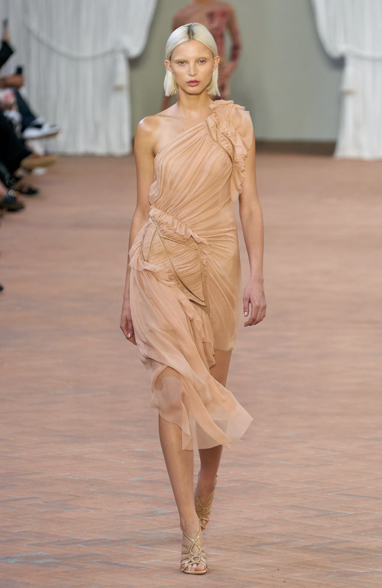 Alberta Ferretti primaveraverano 2024.