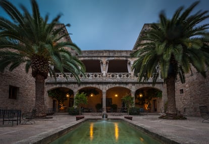 El parador de Jarandilla de la Vera, en el antiguo castillo de los Condes de Oropesa.