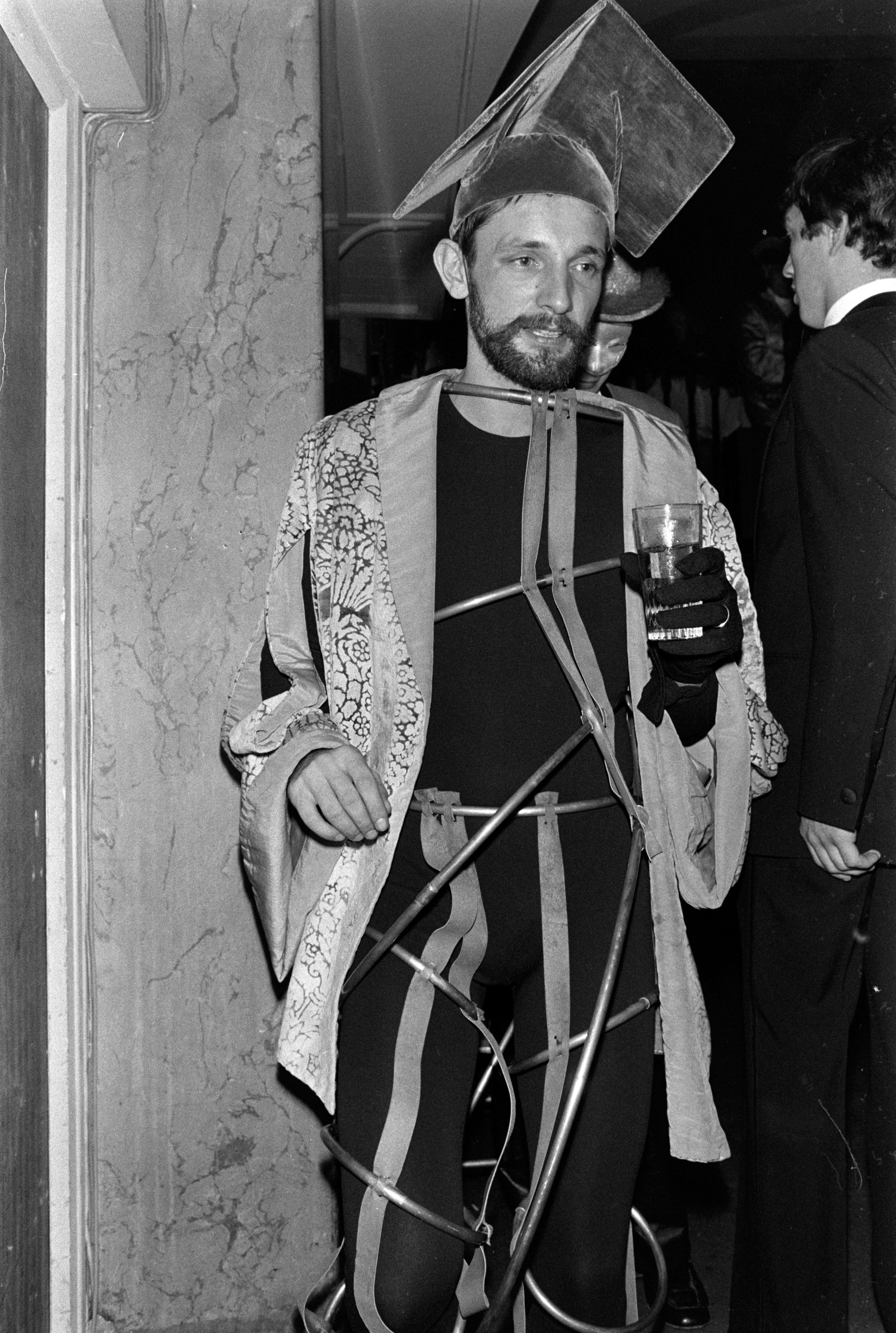 Jacques de Bascher en una fiesta en The Palace