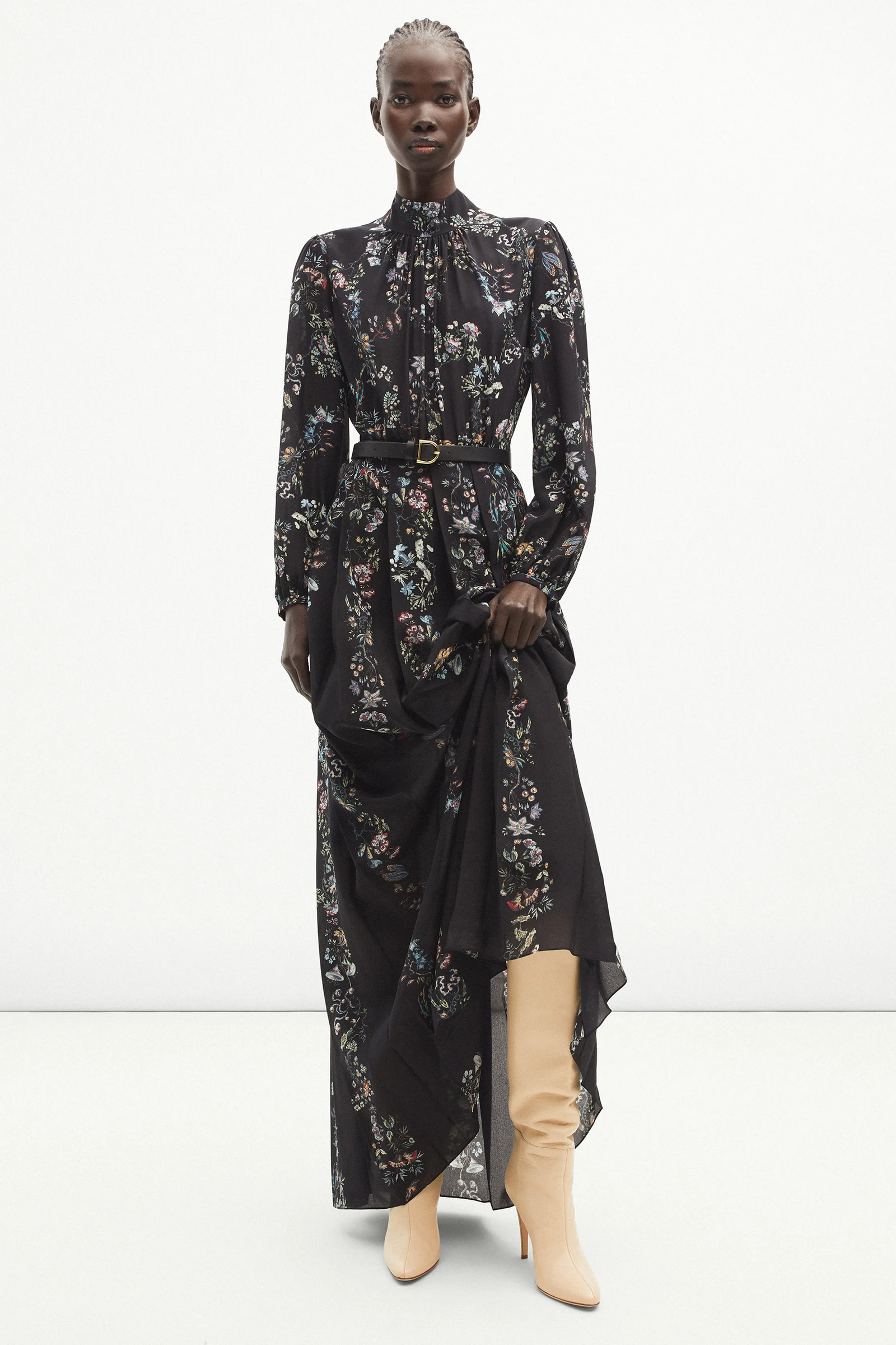 botas xxl en Adam Lippes crucero 2025.