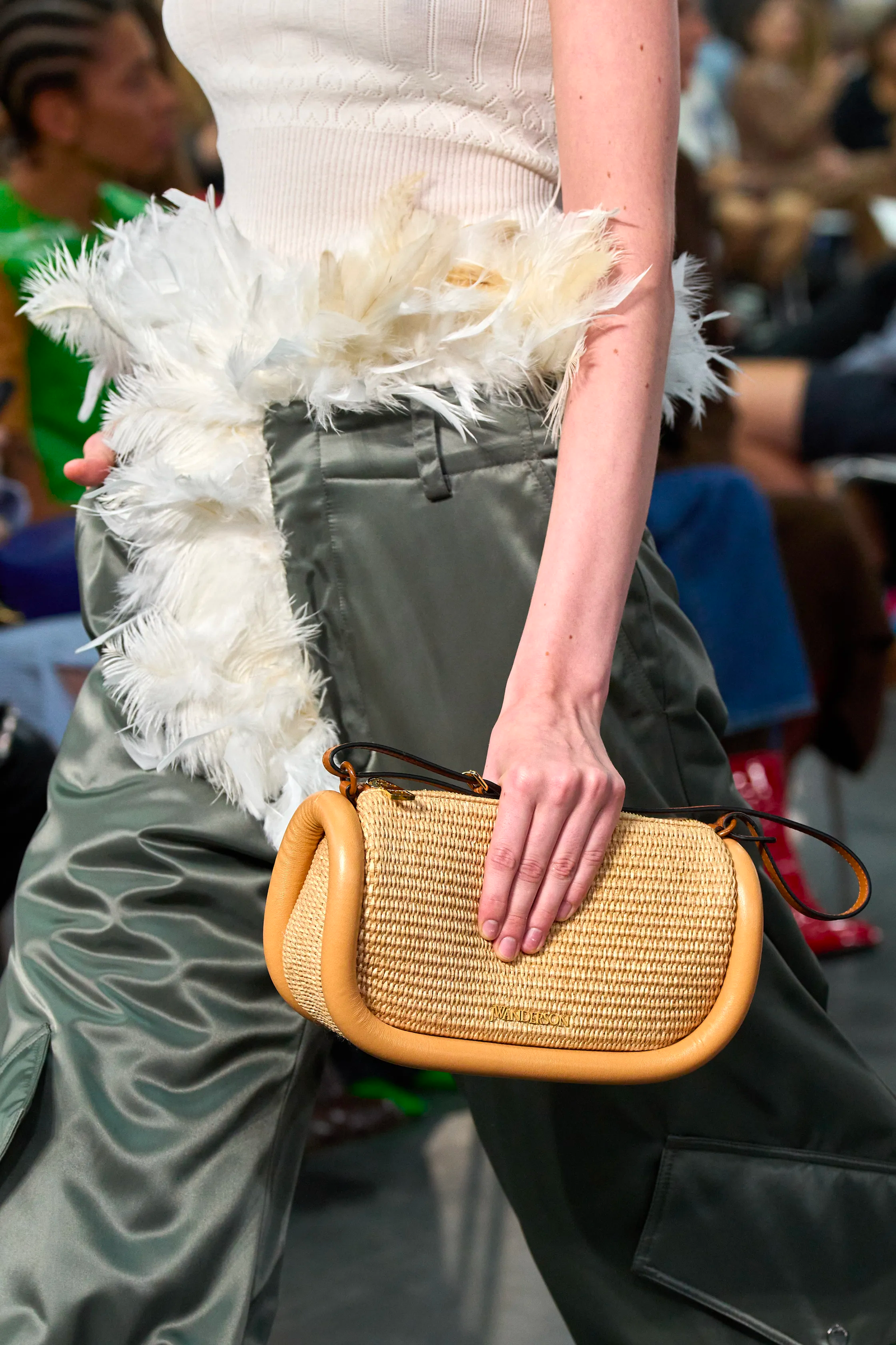 bolso trenzado una tendencia de primavera verano 2024
