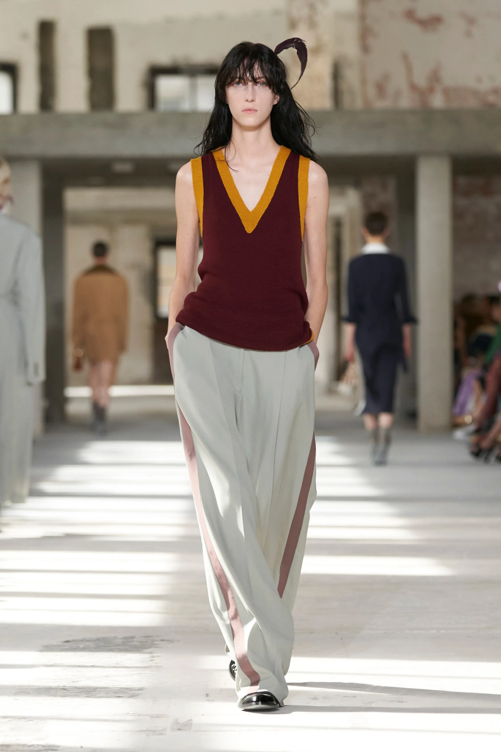 chaleco de punto en Dries Van Noten primaveraverano 2024.