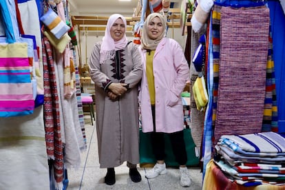 Las hermanas Zohra y Hajida Aziat.