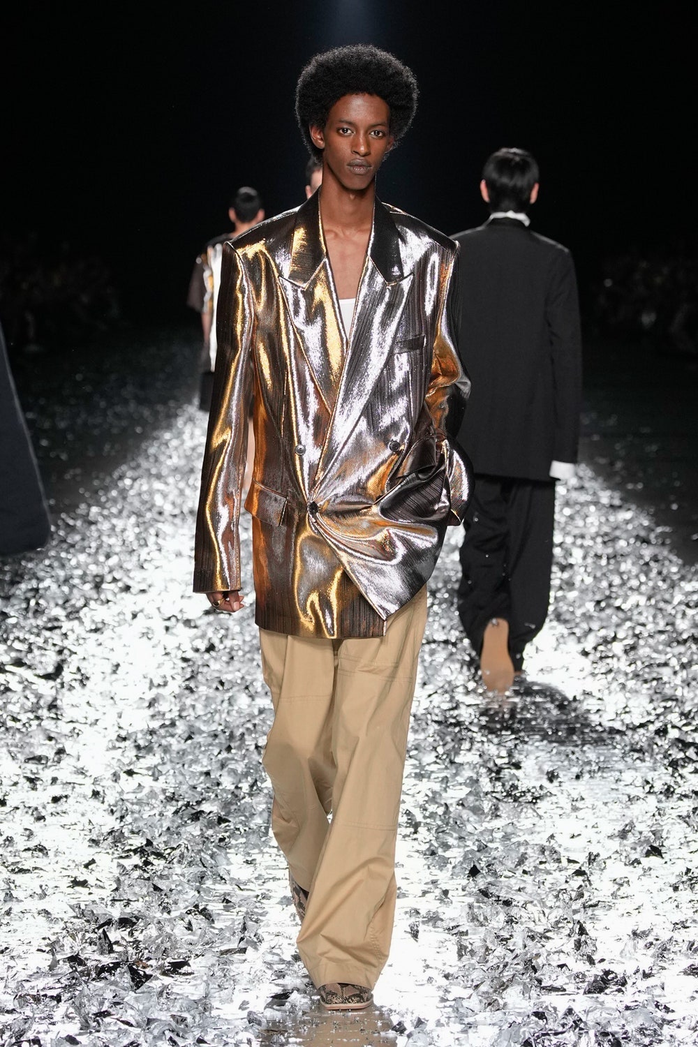El desfile de despedida de Dries Van Noten es la consolidación definitiva del creador