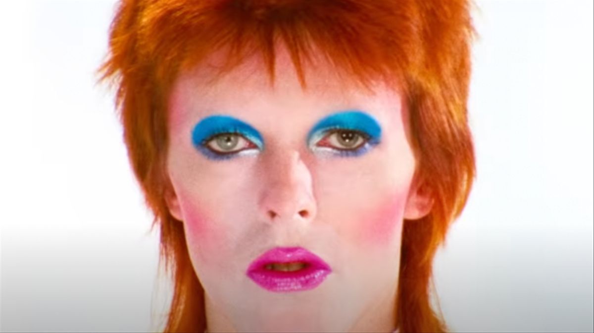 Un documental en la cabeza del genio: podemos ser David Bowie... just for  one day | Cine