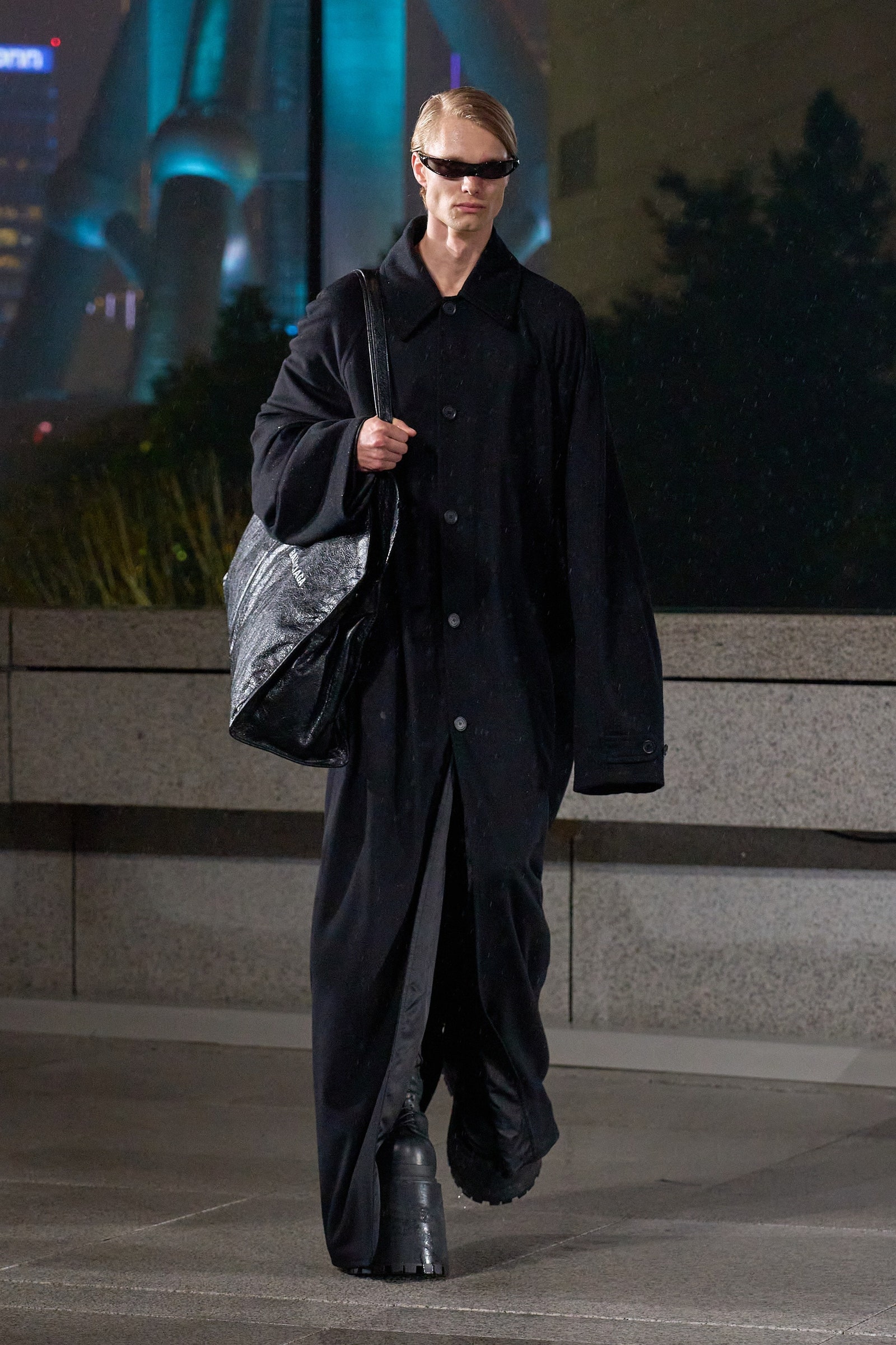 sfilata Balenciaga primavera estate 2025