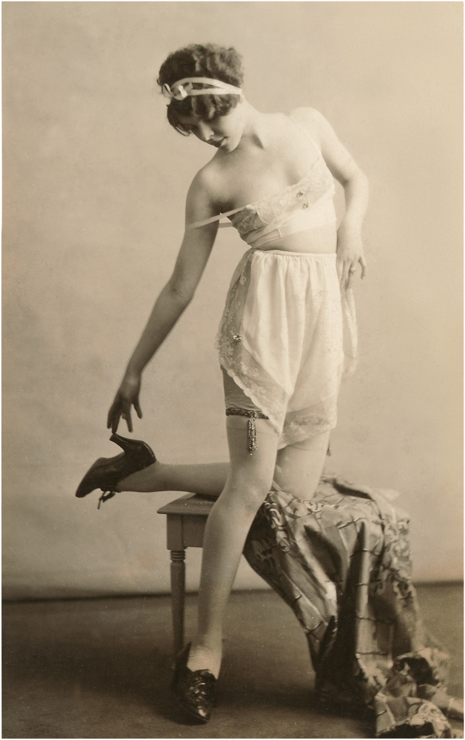 Mujer con bloomers en los años 20.